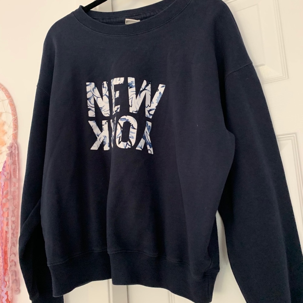 Crewneck sweater
